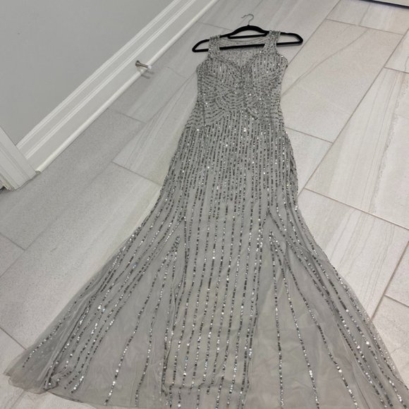 Gorgeous Sequined Gown - Picture 8 of 9